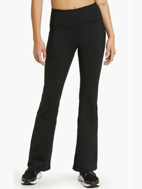 Zella Live In High Waist Pocket Flare Pants in Color Taupe Size - Large